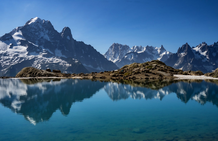 Un superbe lac de Montagne alpin